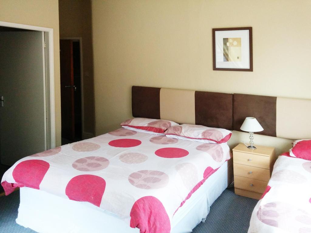 The County Hotel Гримсби Номер фото